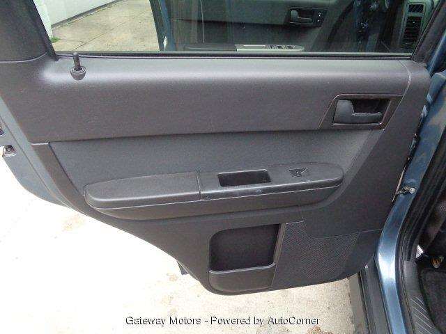 Ford Escape 2011 photo 11